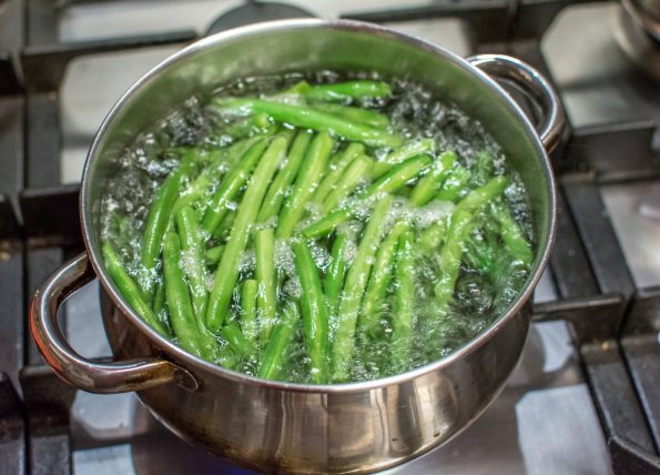 green beans in water